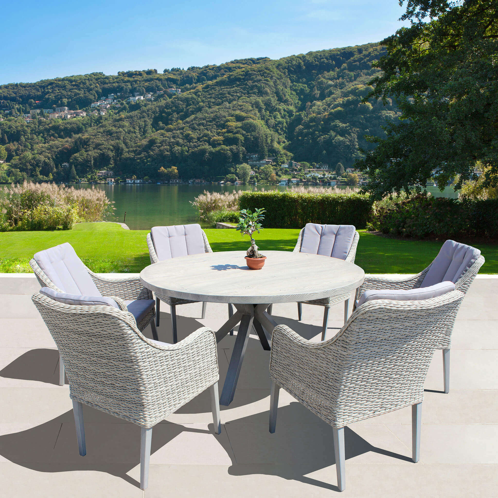 Tavolo per esterno in alluminio con piano in cementite effetto legno Ø14