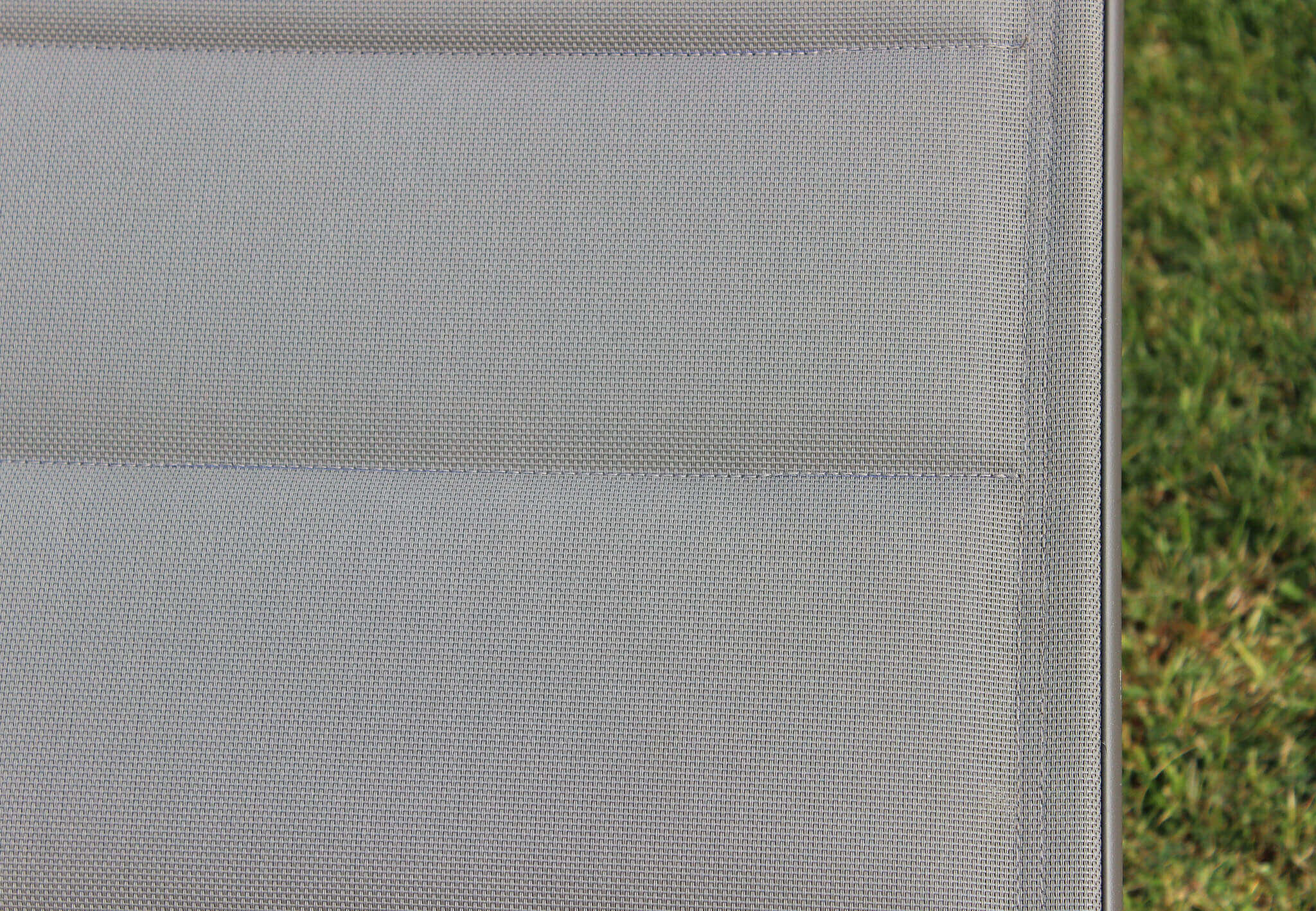 Lettino impilabile da giardino con ruote e seduta imbottita Marbella