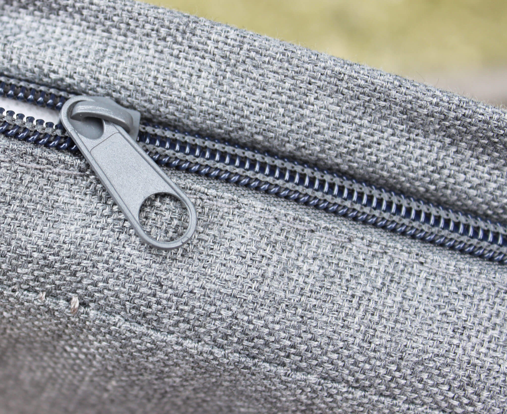 Salotto in metallo con cuscini per esterno KENYA