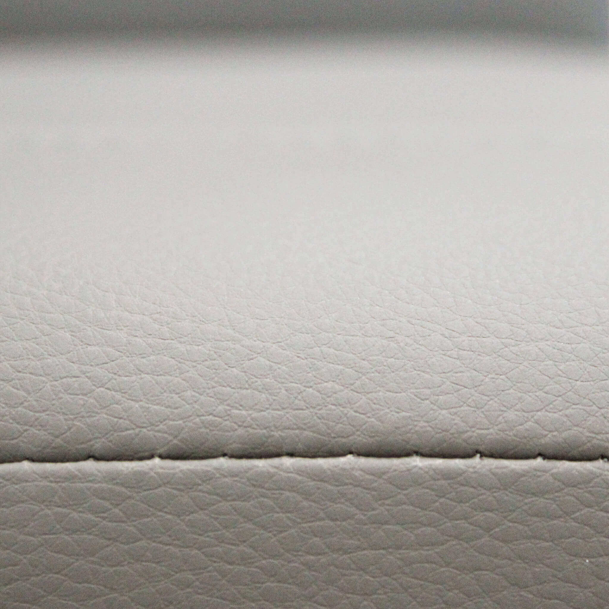 Sedia da interno in acciaio con schienale e seduta in ecopelle Vivian