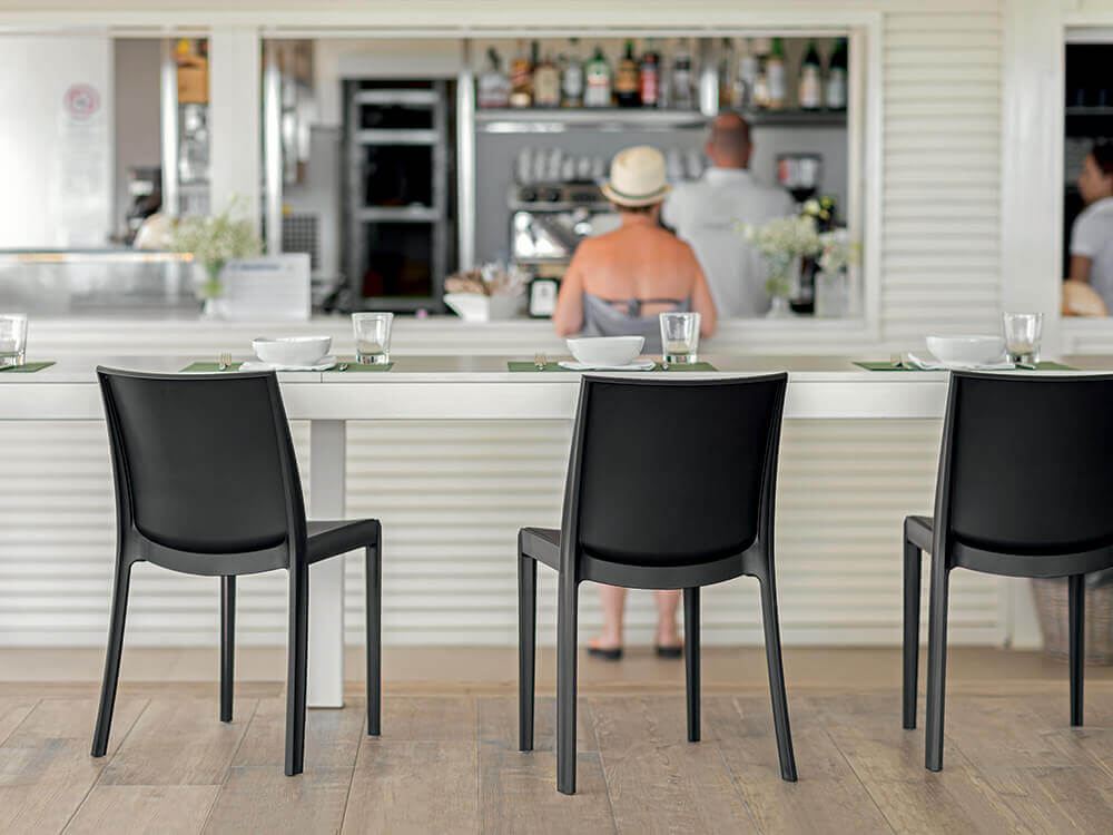 Sedia in polipropilene per esterno impilabile GEMMA