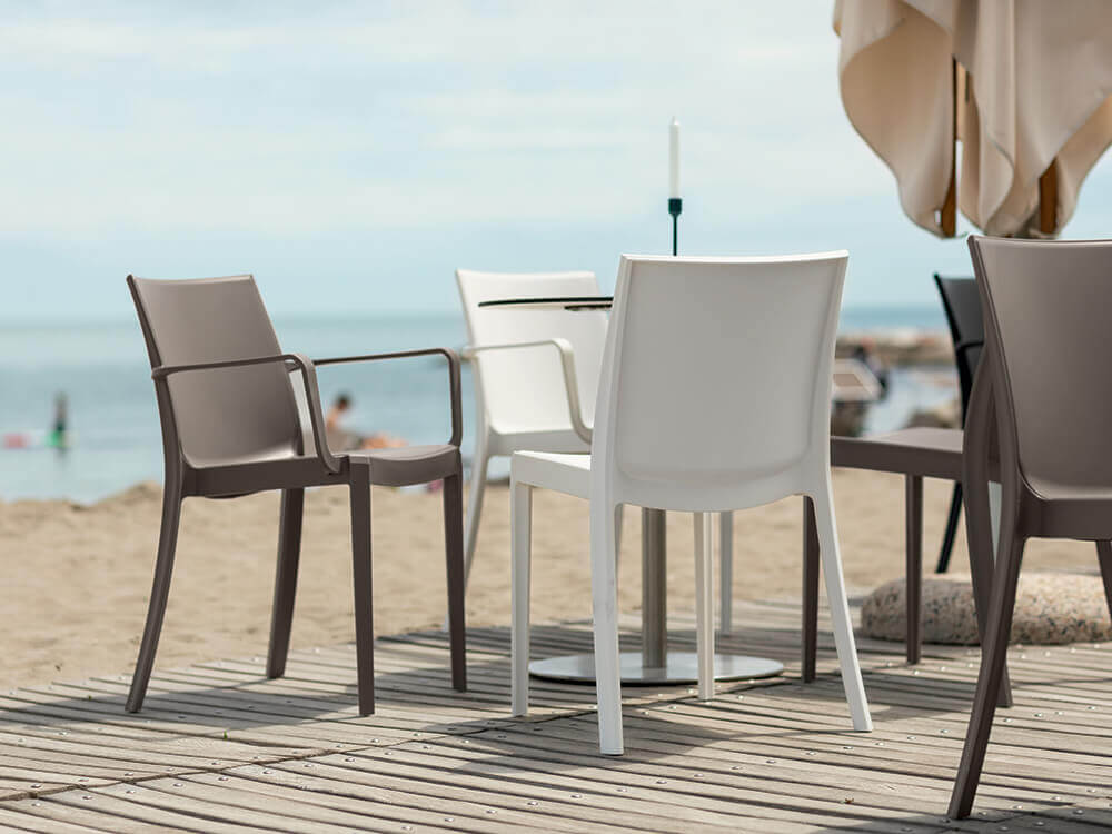 Sedia in polipropilene per esterno impilabile GEMMA