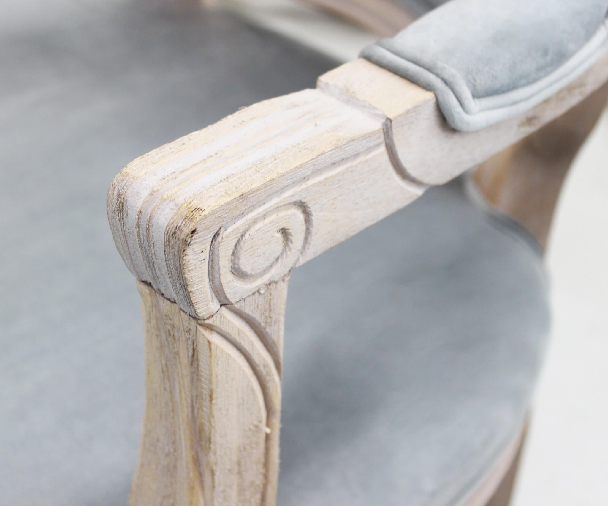 Poltrona sedia da interno in legno con schienale e seduta imbottiti Adriana