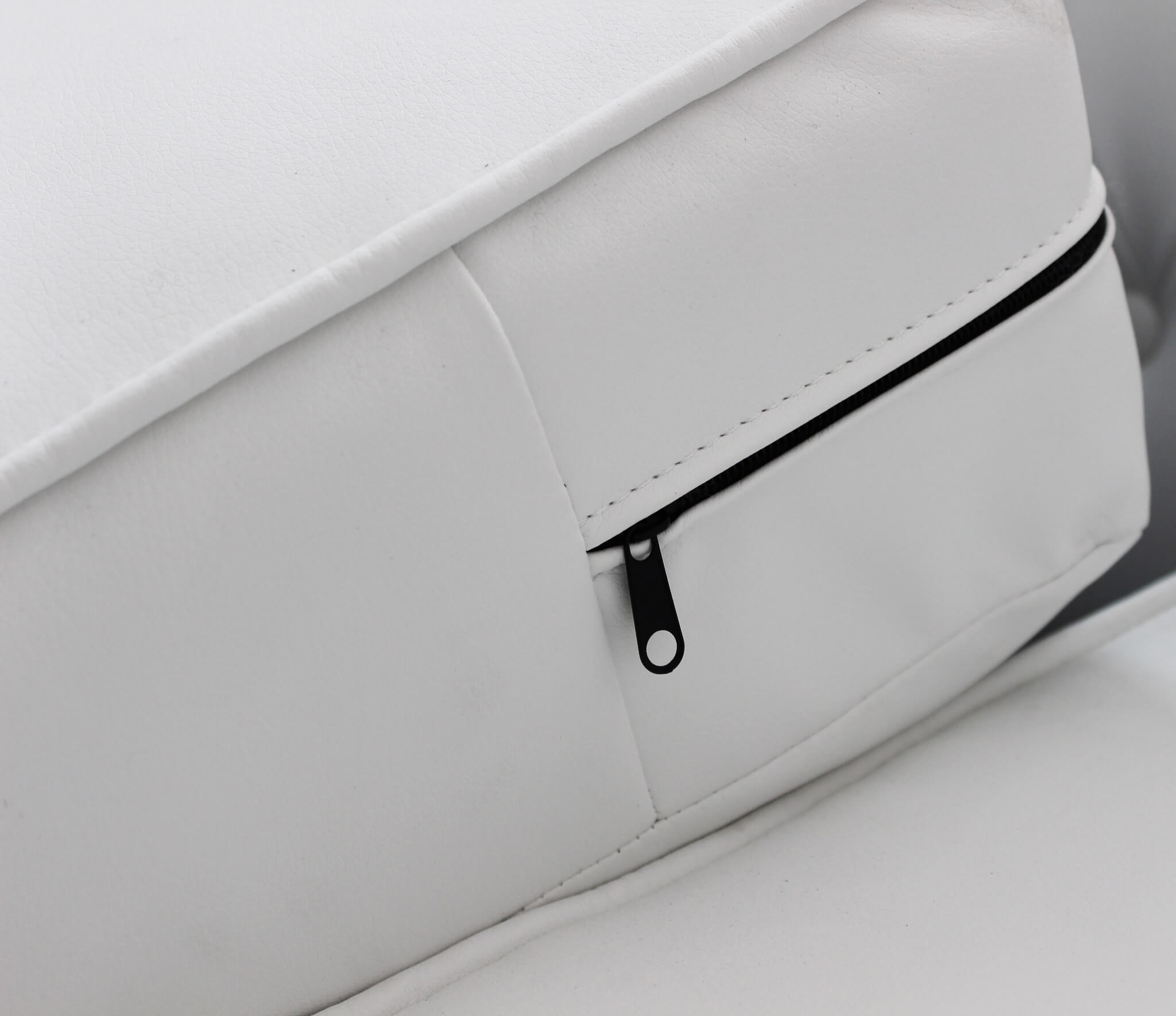 Divano 2 posti in ecopelle bianco Chesterfield