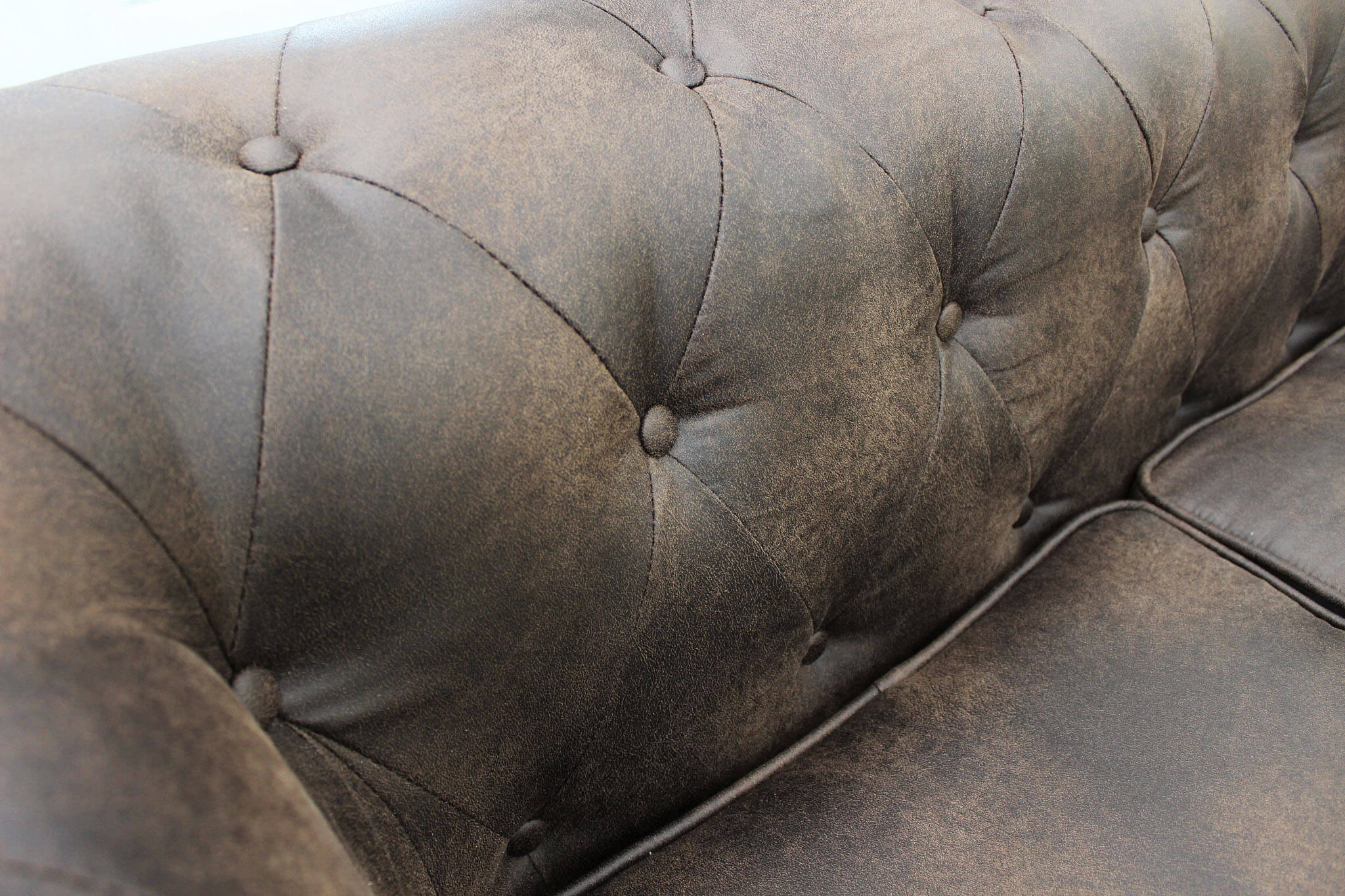 Divano 3 posti in ecopelle Vintage Marrone Chesterfield