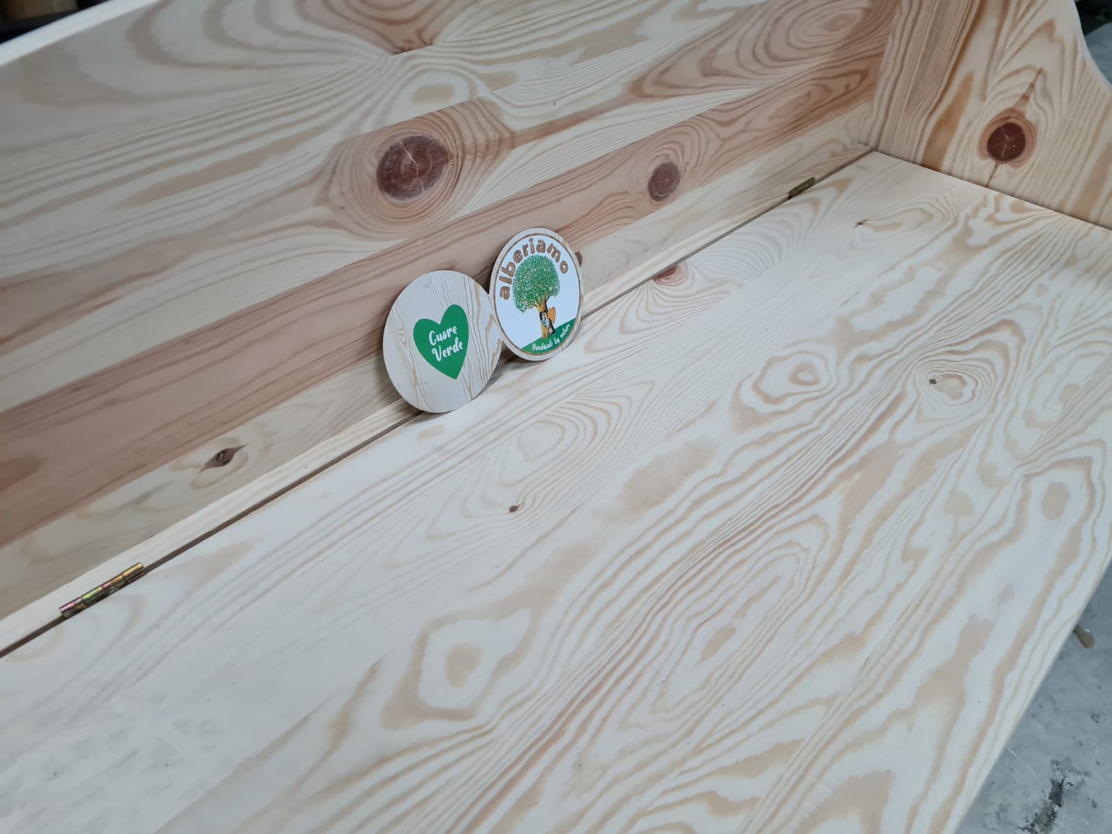 Cassapanca baule in legno di abete massello ALBERIAMO