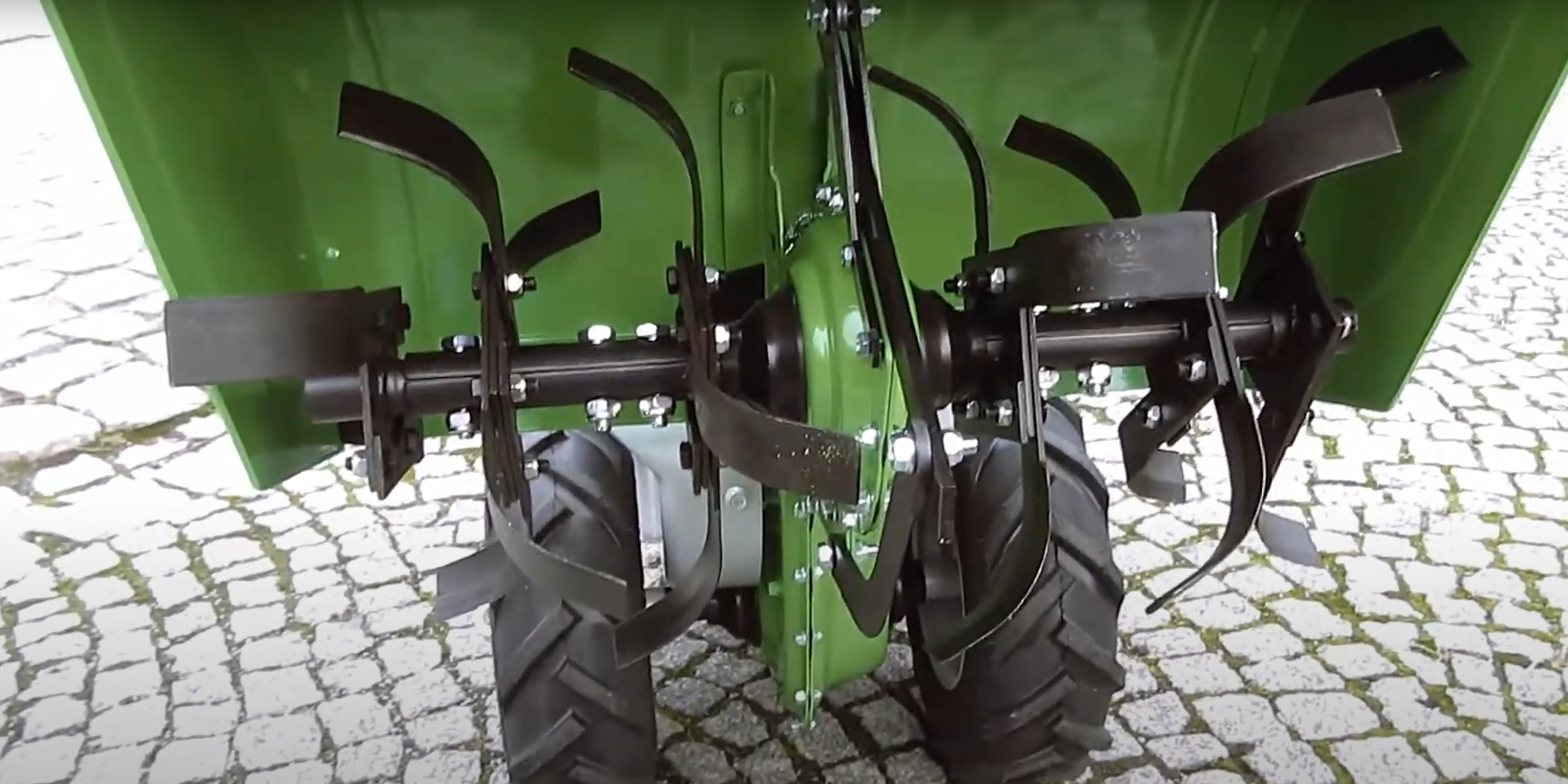 Motocoltivatore semovente con fresa a zappe motore 5.5 hp trasmissione con retromarcia Green Cat Terra