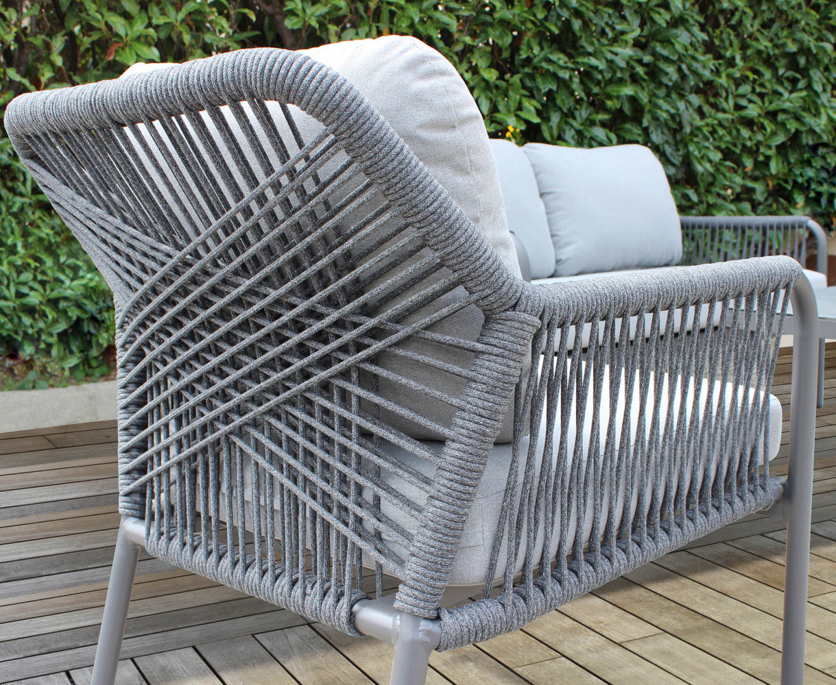 Salotto da esterno 4 posti in alluminio e rivestimento in corda con cuscini GAVIRIA