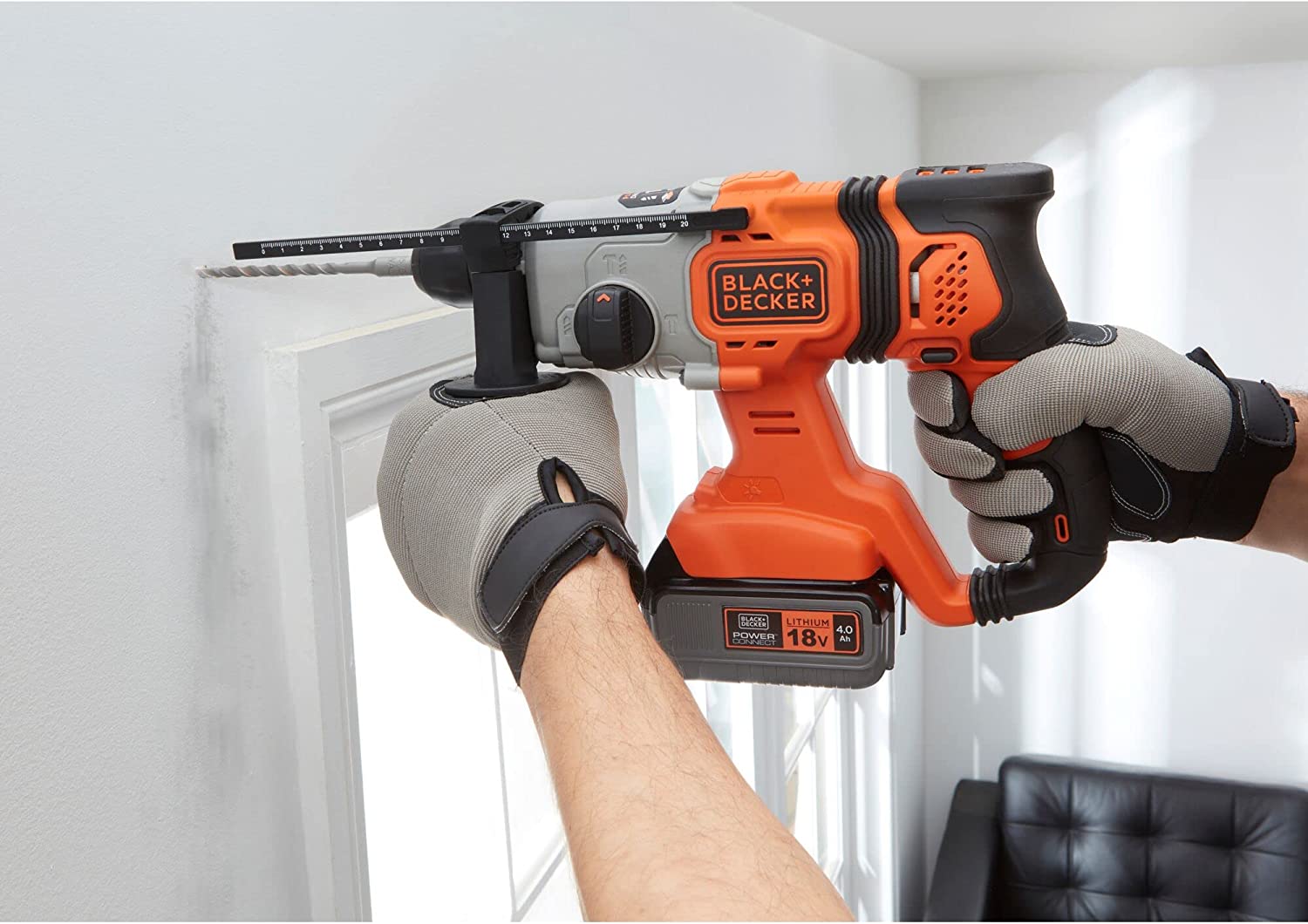 Trapano Martello Tassellatore 18V 4 Ah SDS con valigetta ed accessori BCD900M1K-QW Black+Decker