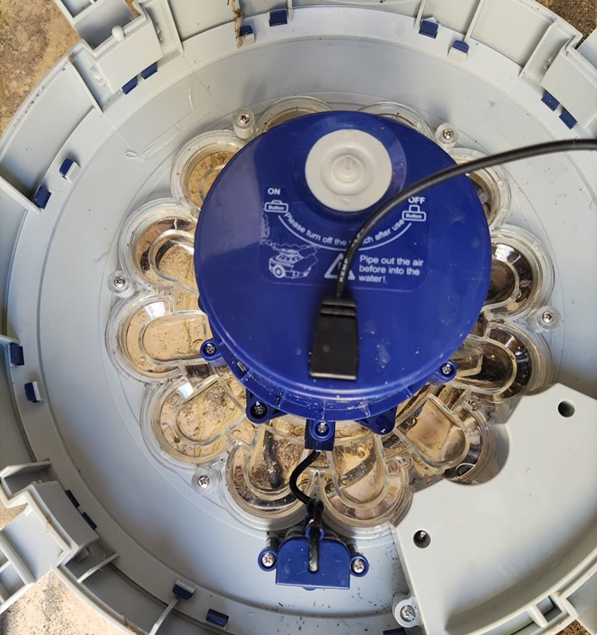 Robot a batteria per pulizia piscine fuori terra con fondo piatto 26,6 Watt Wet Runner GRE RBR60