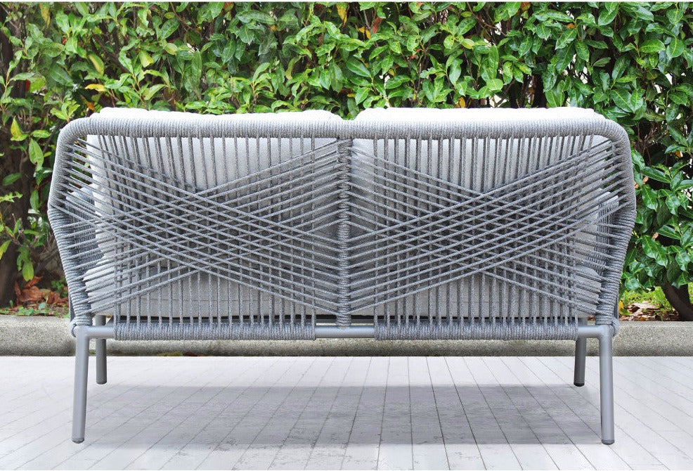 Salotto da esterno 4 posti in alluminio e rivestimento in corda con cuscini GAVIRIA