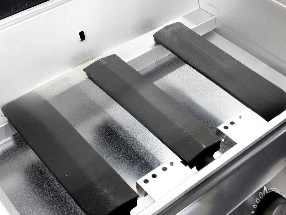 Barbecue a gas con struttura in faggio con piano cottura a griglia e a piastra - Campingaz Dual Gas Adelaide 3 Woody