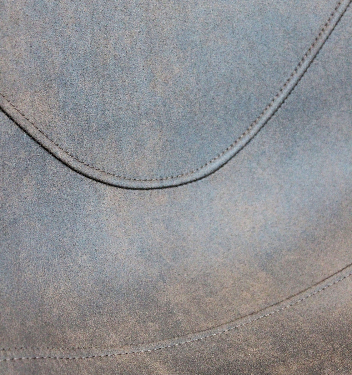 Sedia da interno con struttura in metallo e seduta in velluto Dea