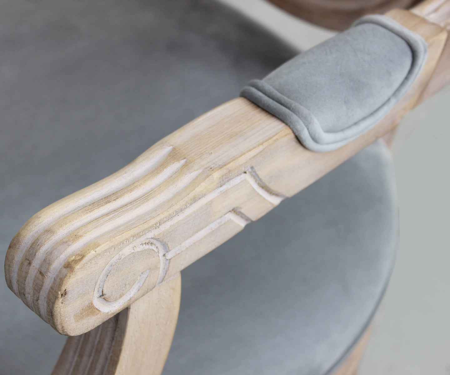 Sedia poltrona da interno in legno ed ecopelle con seduta e schienale imbottiti Provenza