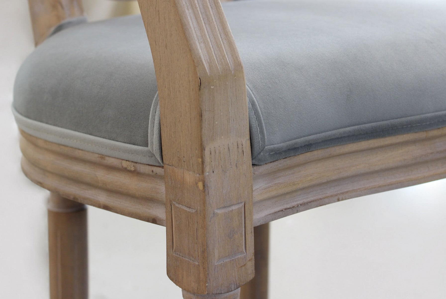 Sedia poltrona da interno in legno ed ecopelle con seduta e schienale imbottiti Provenza