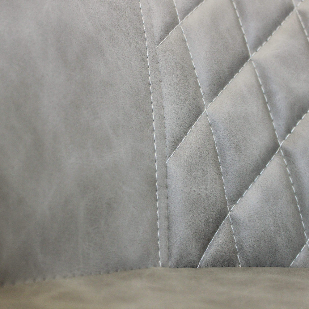 Sedia poltrona da interno con struttura in metallo e seduta larga imbottita rivestita in ecopelle Chair XL