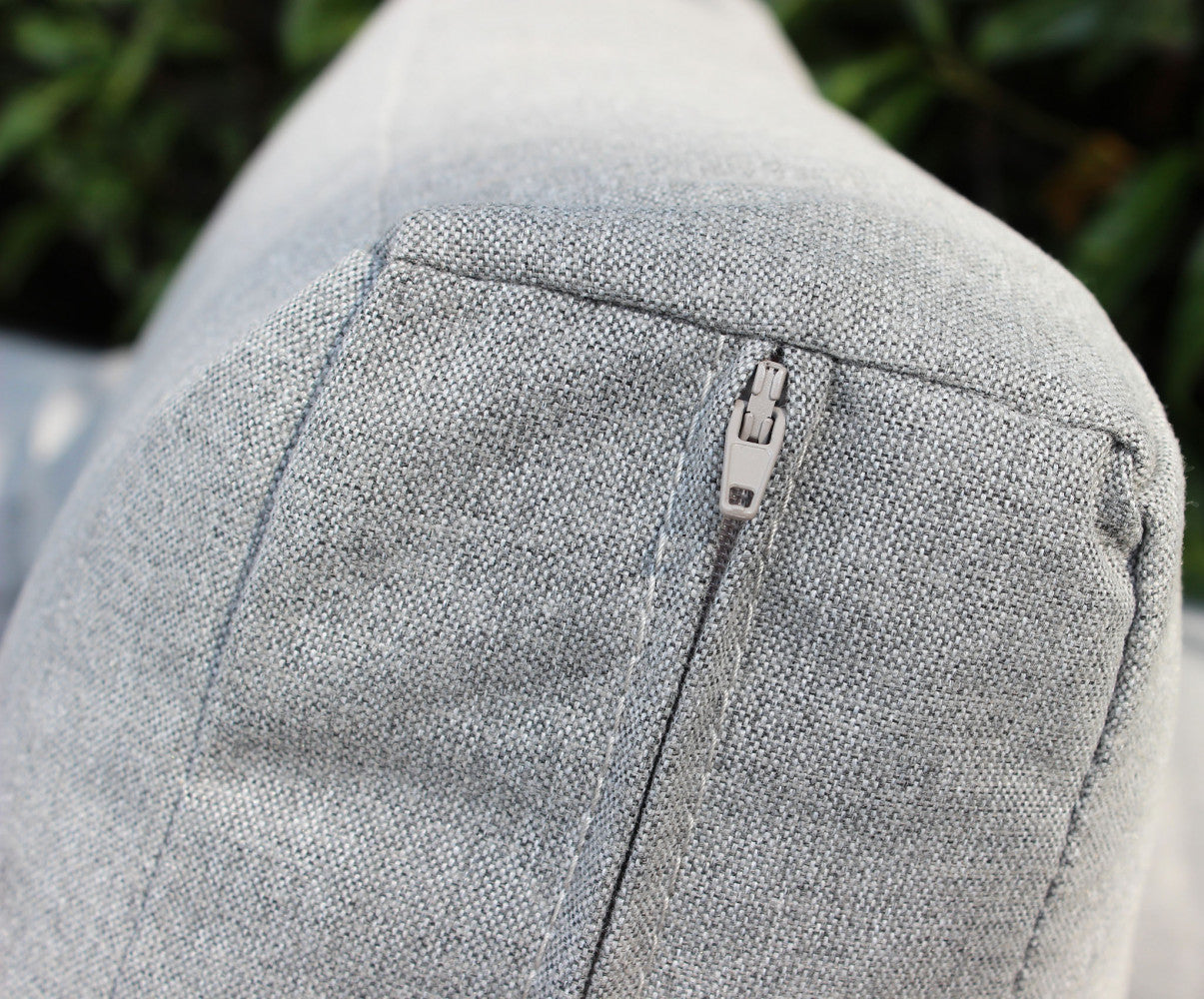 Salotto da esterno 4 posti in alluminio e rivestimento in corda con cuscini GAVIRIA