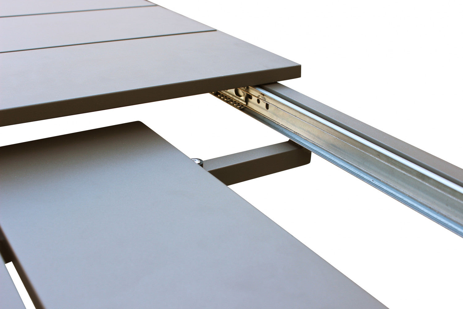 Tavolo da esterno allungabile 149/215 cm in alluminio con piedi regolabili e piano a doghe TEODOSIO